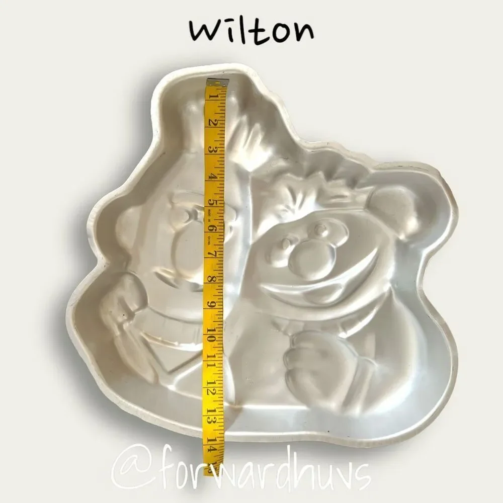 Wilton Vintage 1977 Burt & Ernie Cake Pan